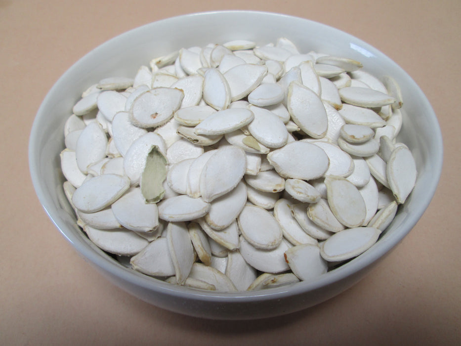 Raw Pepitas /snow white Pumpkin Seeds in shell 4 lbs